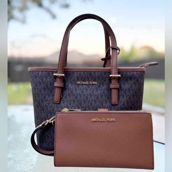 Michael Kors Bundle Bag and Wallet - Picture 7 of 7